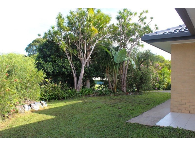 6a Narrogal Court, Ocean Shores NSW 2483