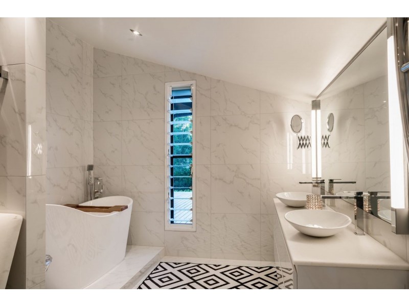 100 Old Bangalow Road, Byron Bay NSW 2481