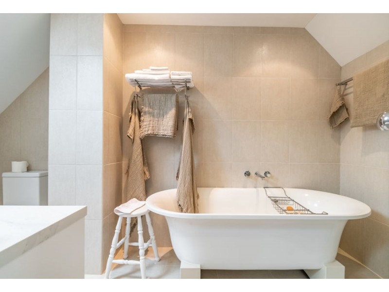 12 Magnolia Place, Ewingsdale NSW 2481