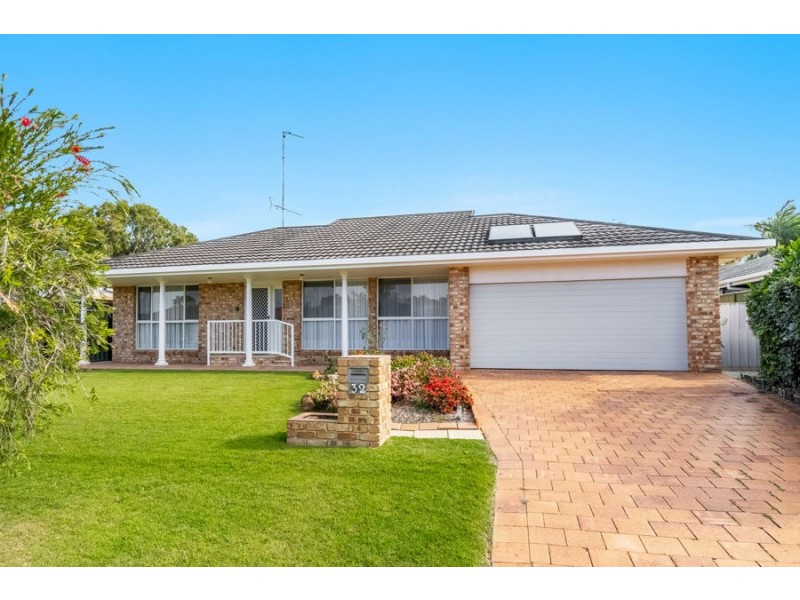 32 Victoria Ave, Pottsville NSW 2489