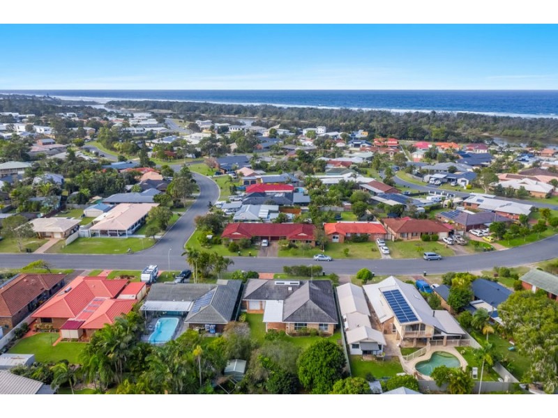 32 Victoria Ave, Pottsville NSW 2489