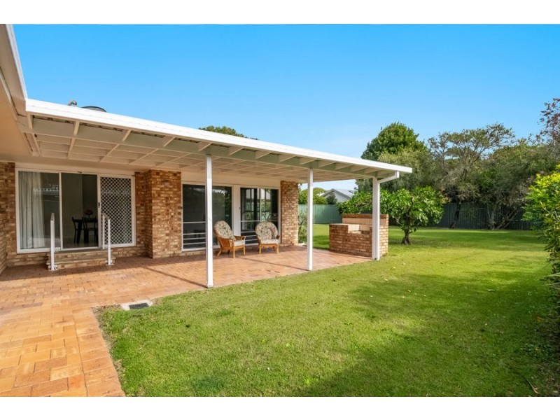 32 Victoria Ave, Pottsville NSW 2489