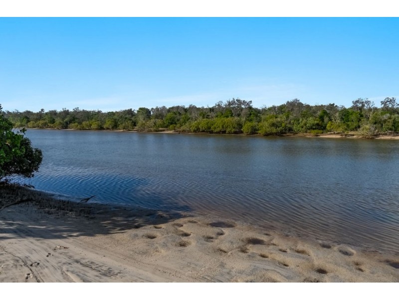 32 Victoria Ave, Pottsville NSW 2489