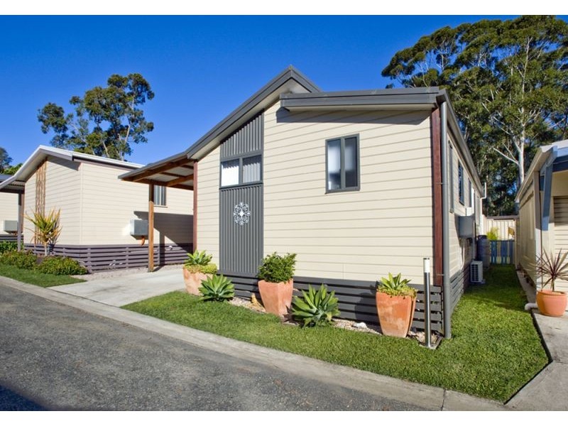 14/257 Pine Creek Way, Bonville NSW 2441