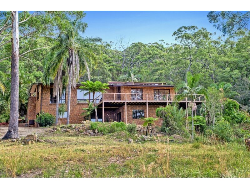 172 Point Plomer Road, Crescent Head NSW 2440