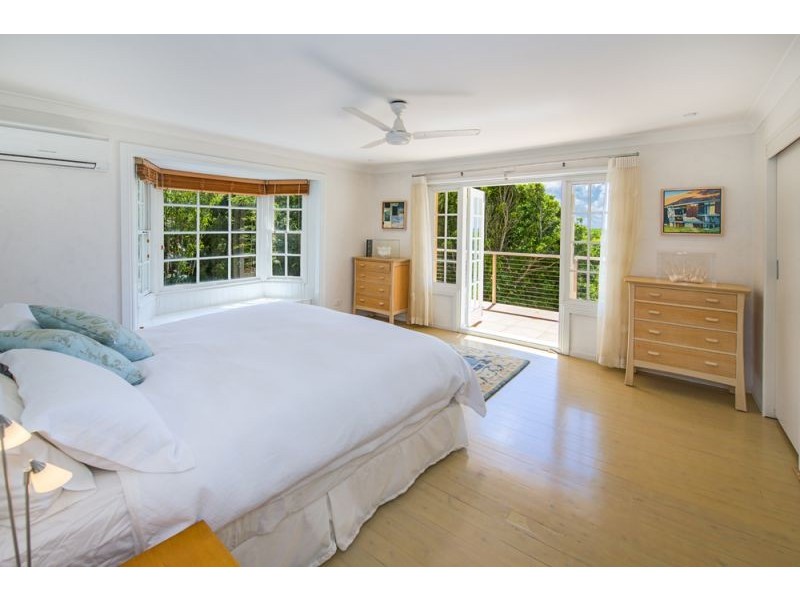 2 Sapphire Crescent, Sapphire Beach NSW 2450