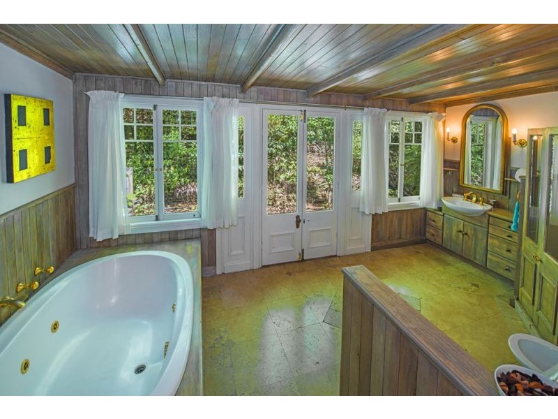 2 Sapphire Crescent, Sapphire Beach NSW 2450