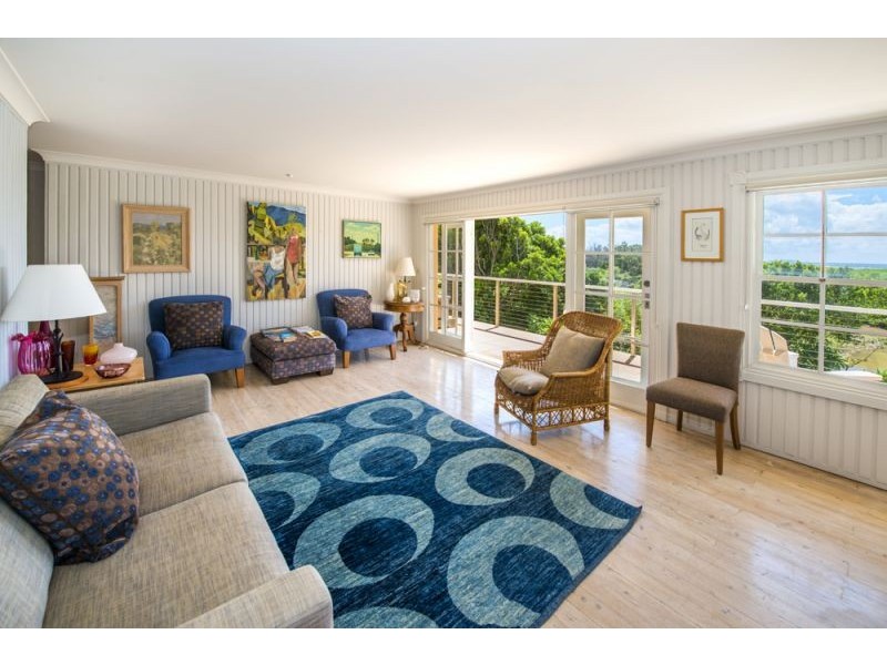 2 Sapphire Crescent, Sapphire Beach NSW 2450