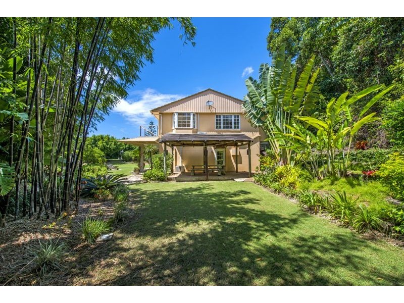 2 Sapphire Crescent, Sapphire Beach NSW 2450