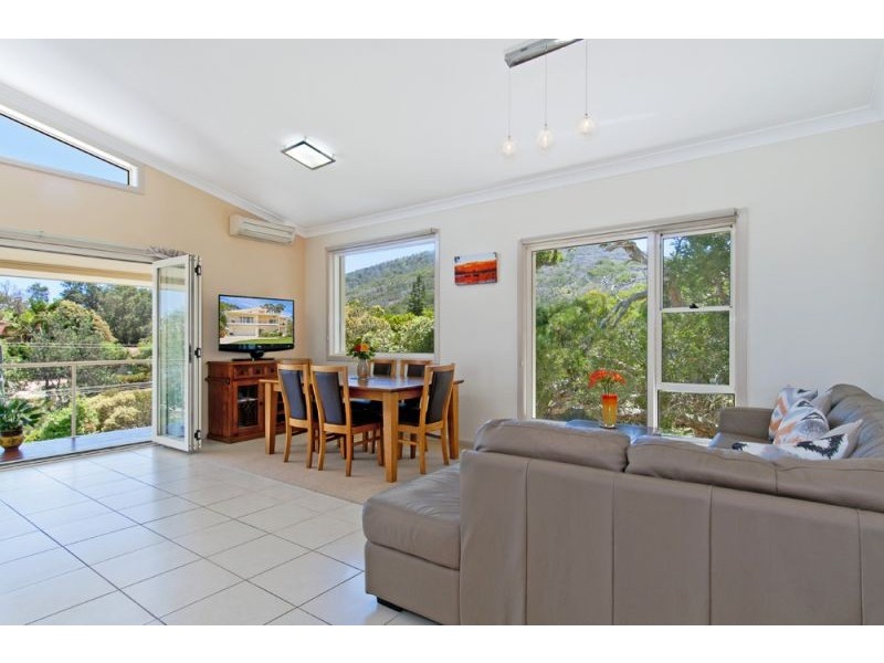 12 Home Street, Hat Head NSW 2440