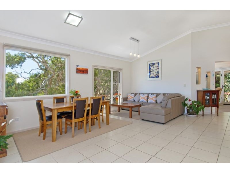 12 Home Street, Hat Head NSW 2440