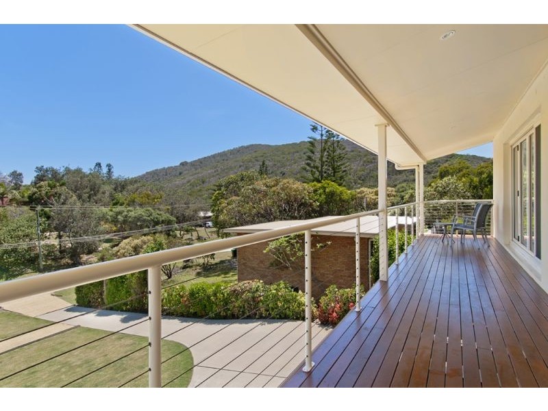 12 Home Street, Hat Head NSW 2440