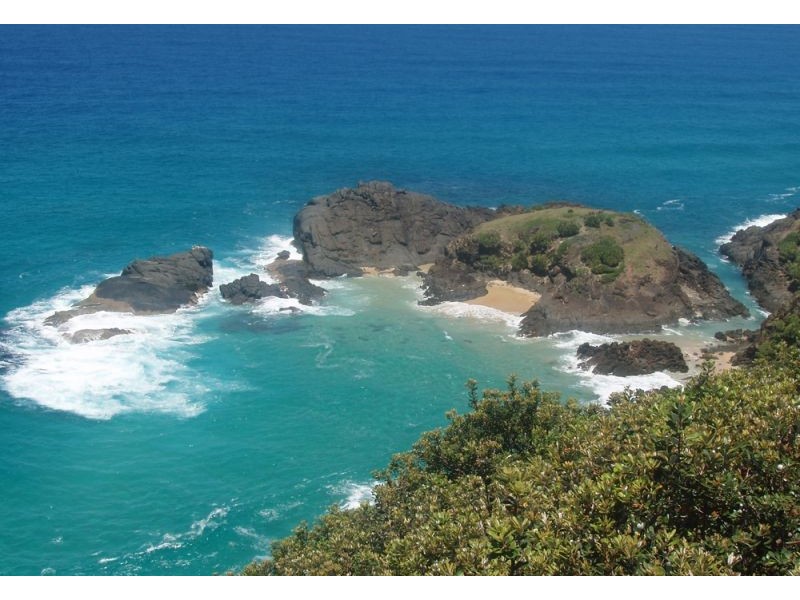 12 Home Street, Hat Head NSW 2440