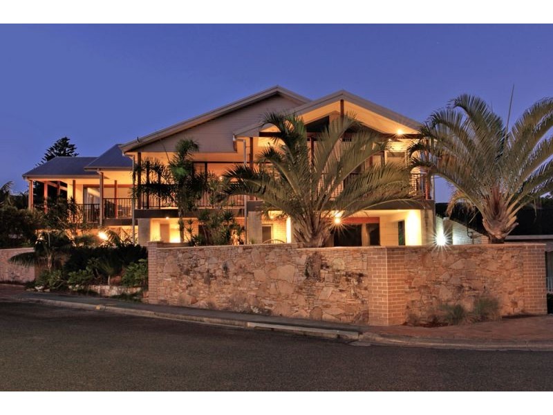 30 Bundella Avenue, Lake Cathie NSW 2445