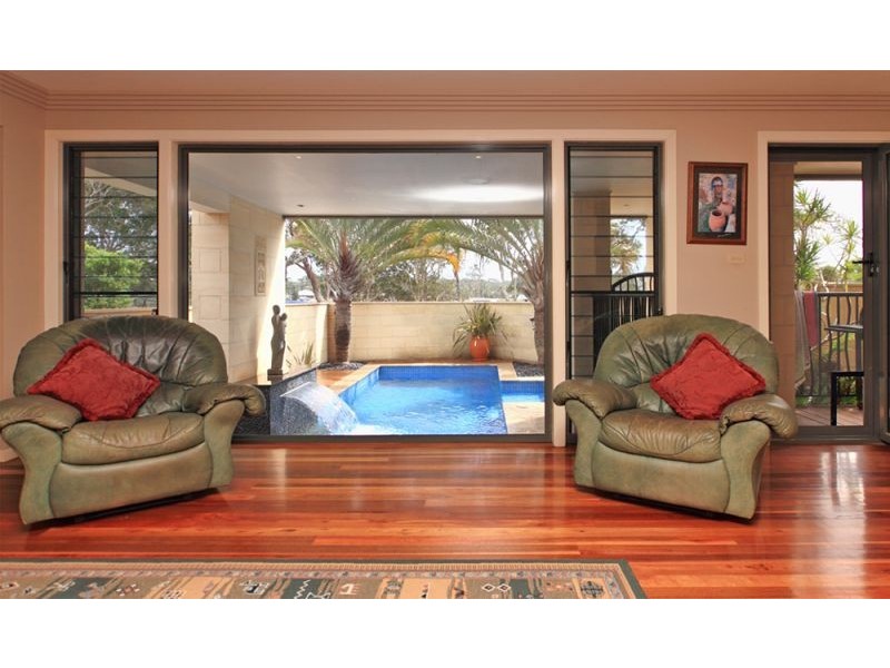 30 Bundella Avenue, Lake Cathie NSW 2445