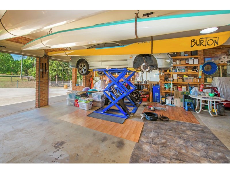 84 Faviell Drive, Bonville NSW 2441