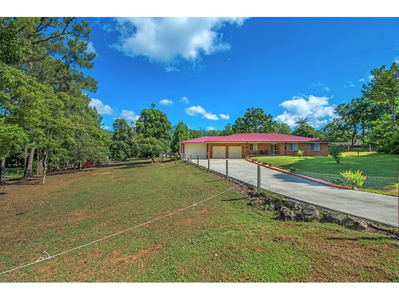 84 Faviell Drive, Bonville NSW 2441