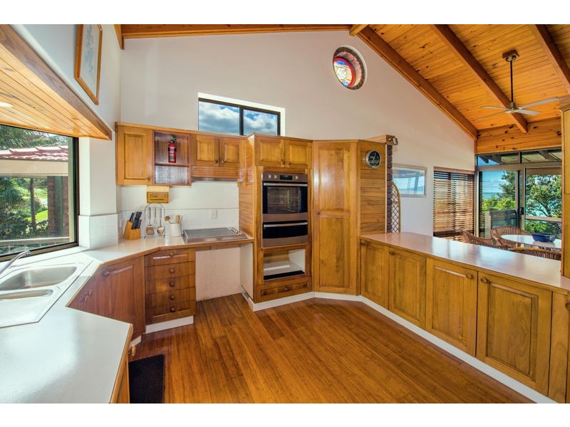 11 Emerald Avenue, Sapphire Beach NSW 2450