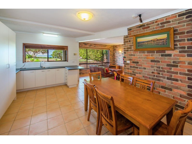 11 Emerald Avenue, Sapphire Beach NSW 2450