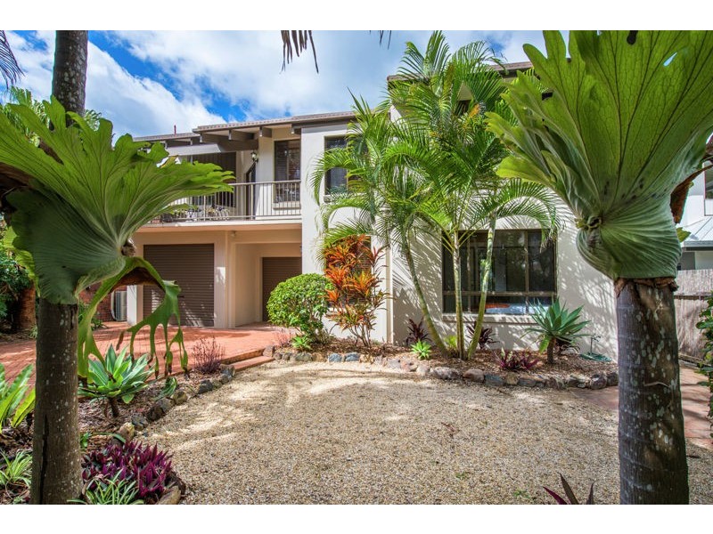 11 Emerald Avenue, Sapphire Beach NSW 2450