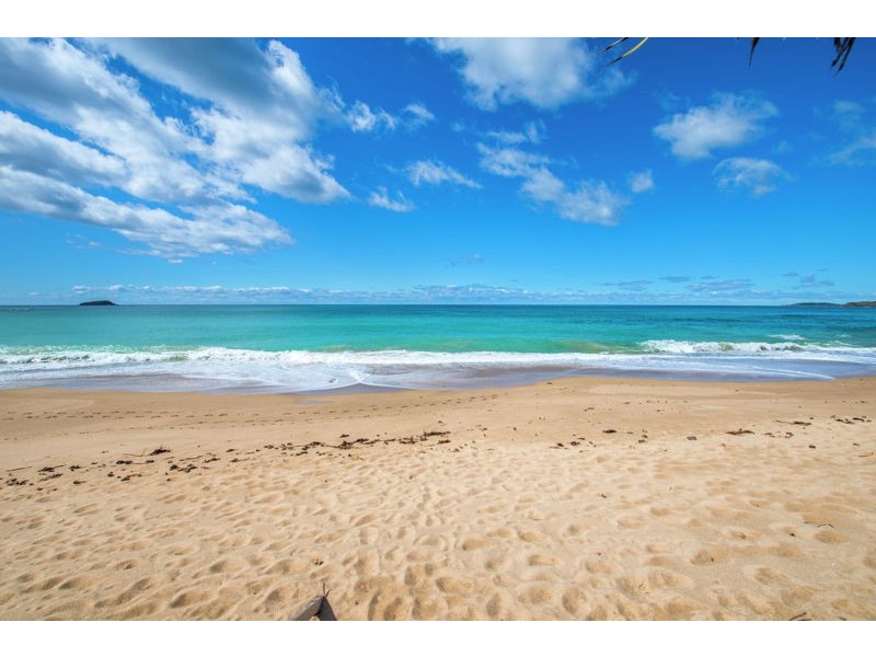 11 Emerald Avenue, Sapphire Beach NSW 2450