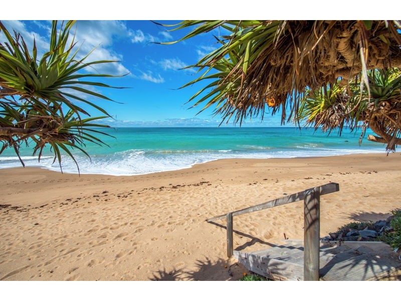 11 Emerald Avenue, Sapphire Beach NSW 2450