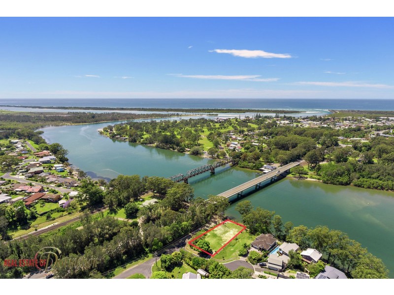 8 Dolphin Court, Urunga NSW 2455