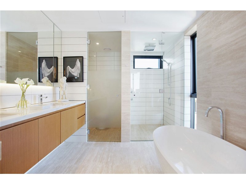 The Penthouse 470 The Esplanade, Palm Beach QLD 4221