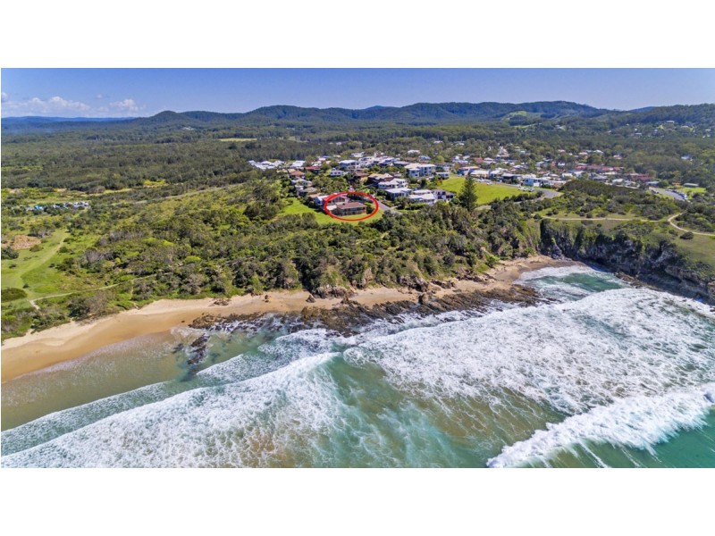 1 Lighthouse Crescent, Emerald Beach NSW 2456