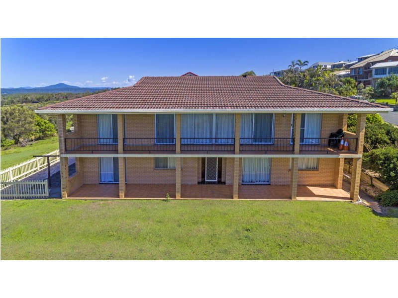 1 Lighthouse Crescent, Emerald Beach NSW 2456