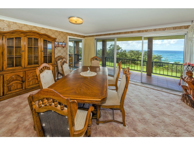 1 Lighthouse Crescent, Emerald Beach NSW 2456