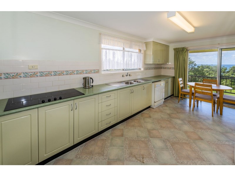 1 Lighthouse Crescent, Emerald Beach NSW 2456