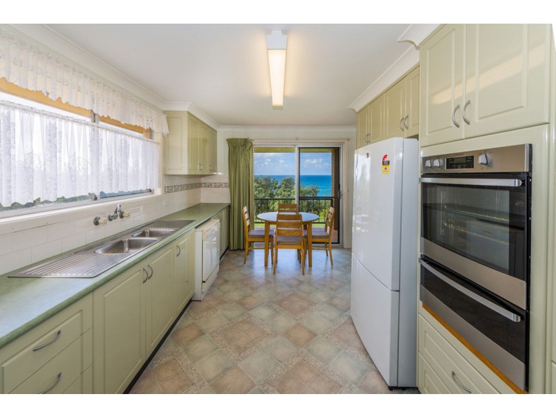 1 Lighthouse Crescent, Emerald Beach NSW 2456