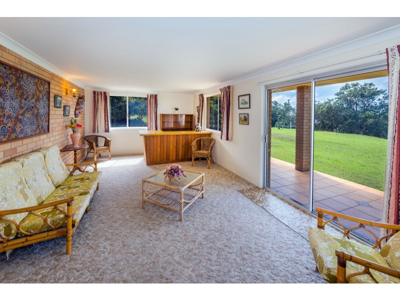 1 Lighthouse Crescent, Emerald Beach NSW 2456