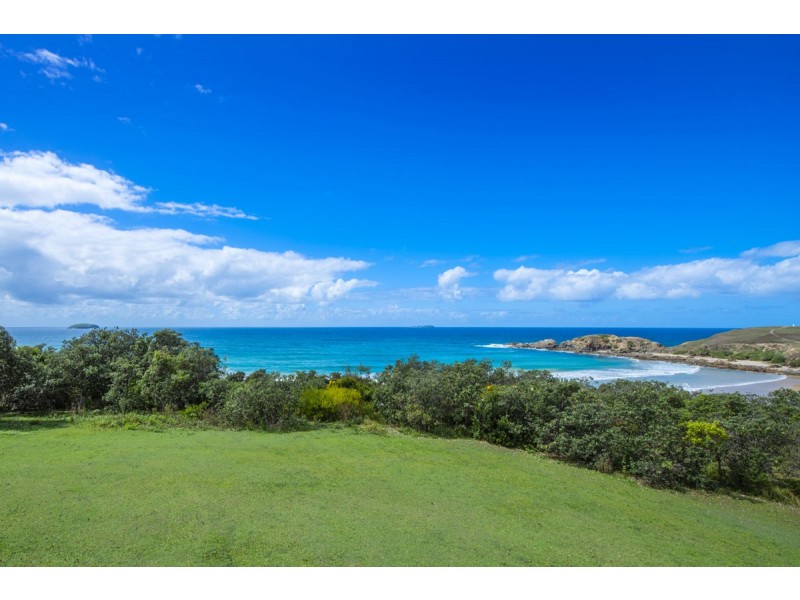 1 Lighthouse Crescent, Emerald Beach NSW 2456