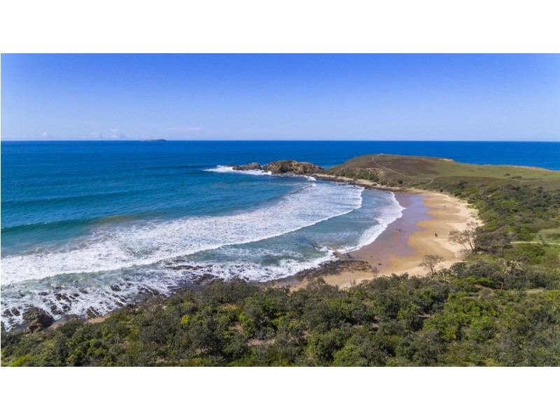 1 Lighthouse Crescent, Emerald Beach NSW 2456