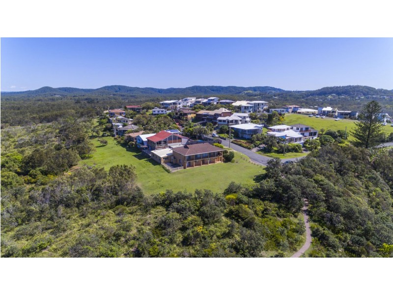 1 Lighthouse Crescent, Emerald Beach NSW 2456