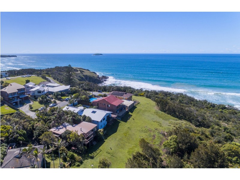 1 Lighthouse Crescent, Emerald Beach NSW 2456