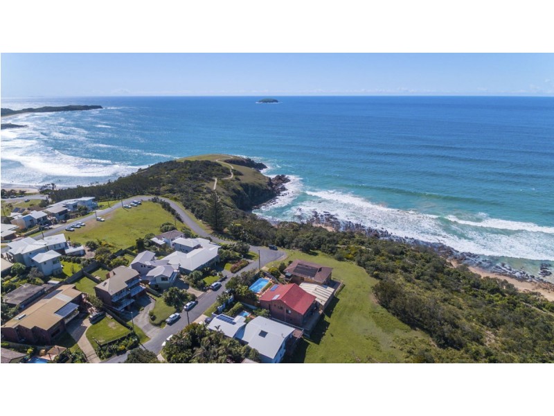1 Lighthouse Crescent, Emerald Beach NSW 2456