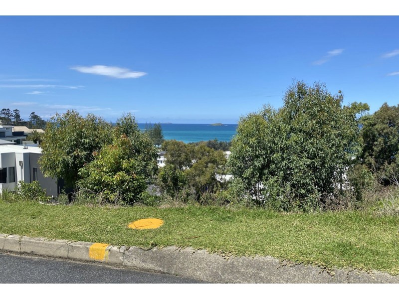 54 Coachmans Cl, Sapphire Beach NSW 2450