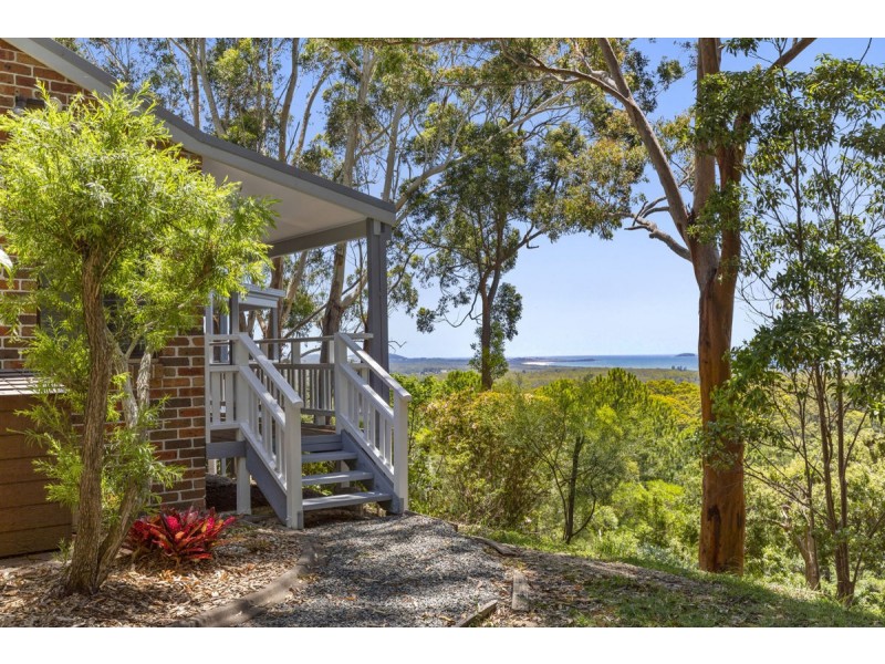 82 Gaudrons Road, Sapphire Beach NSW 2450