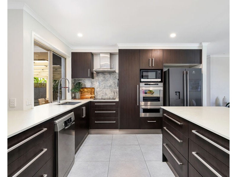 3 Bellbrook Close, Robina QLD 4226