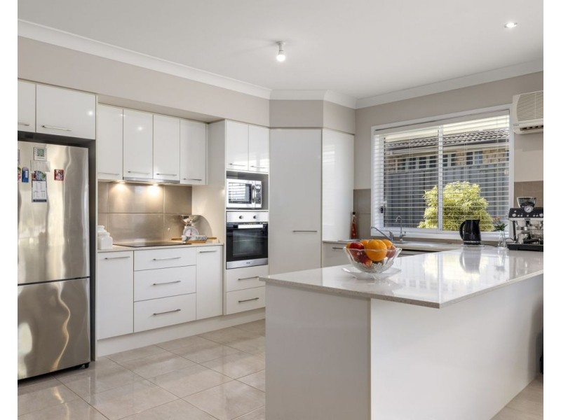 17 Rowe Drive, Macksville NSW 2447