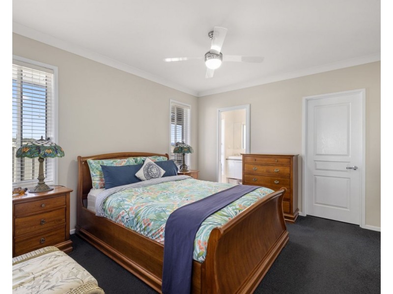 17 Rowe Drive, Macksville NSW 2447