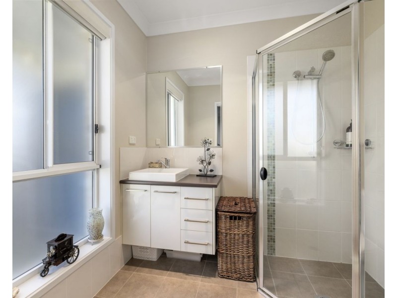 17 Rowe Drive, Macksville NSW 2447