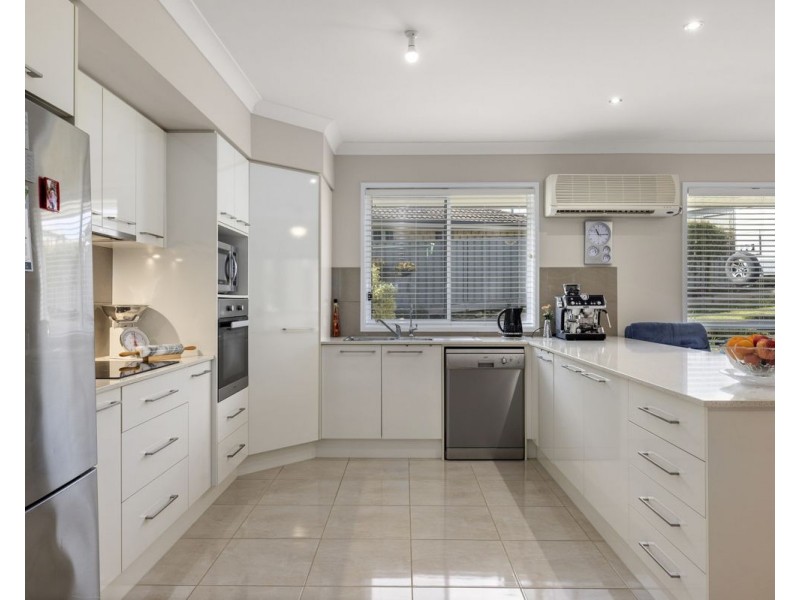 17 Rowe Drive, Macksville NSW 2447