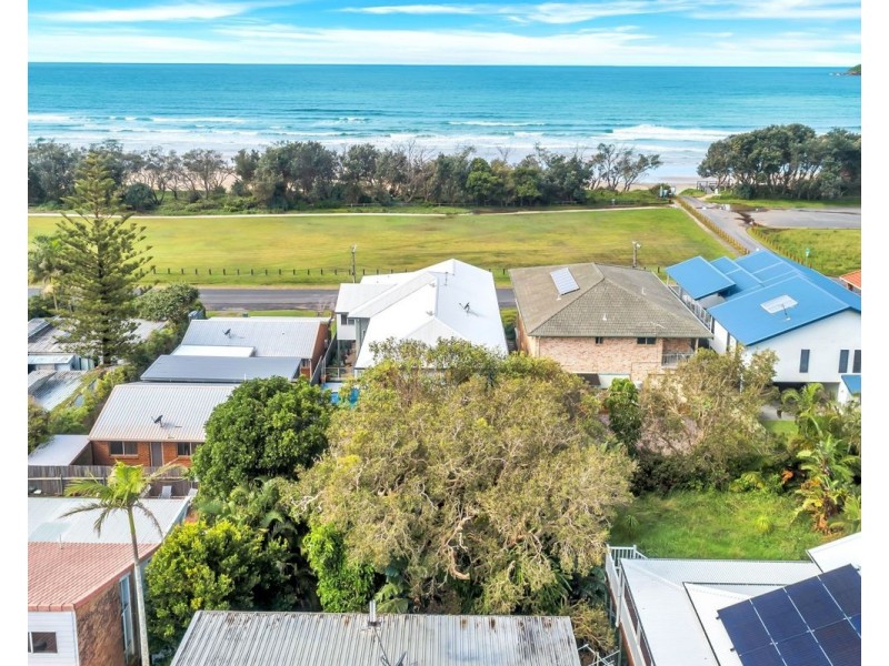 51 Blue Gum Avenue, Sandy Beach NSW 2456