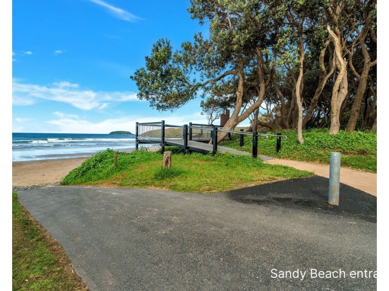 51 Blue Gum Avenue, Sandy Beach NSW 2456