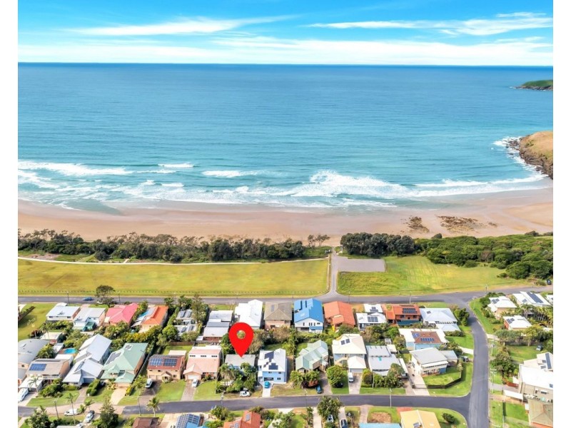51 Blue Gum Avenue, Sandy Beach NSW 2456