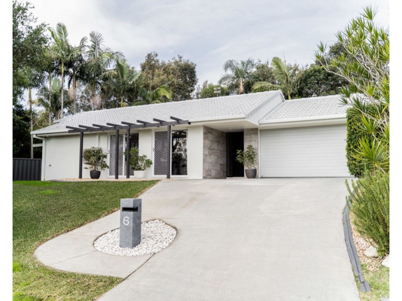 6 Bellbrook Close, Robina QLD 4226